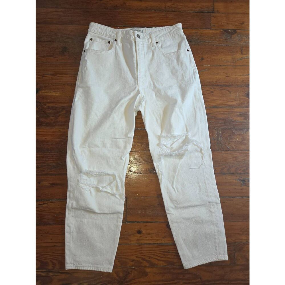 Abercrombie & Fitch The Mom High Rise Curve Love White Jeans